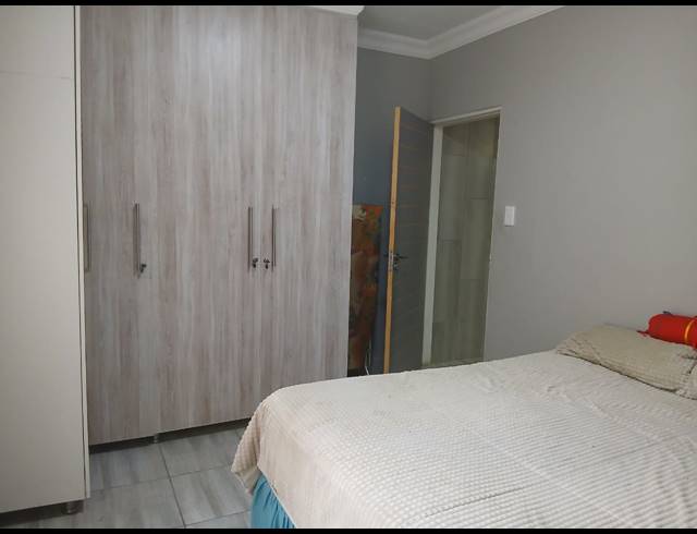 3 BEDROOM FREEHOLD FOR SALE IN MOUNTAIN VIEW
